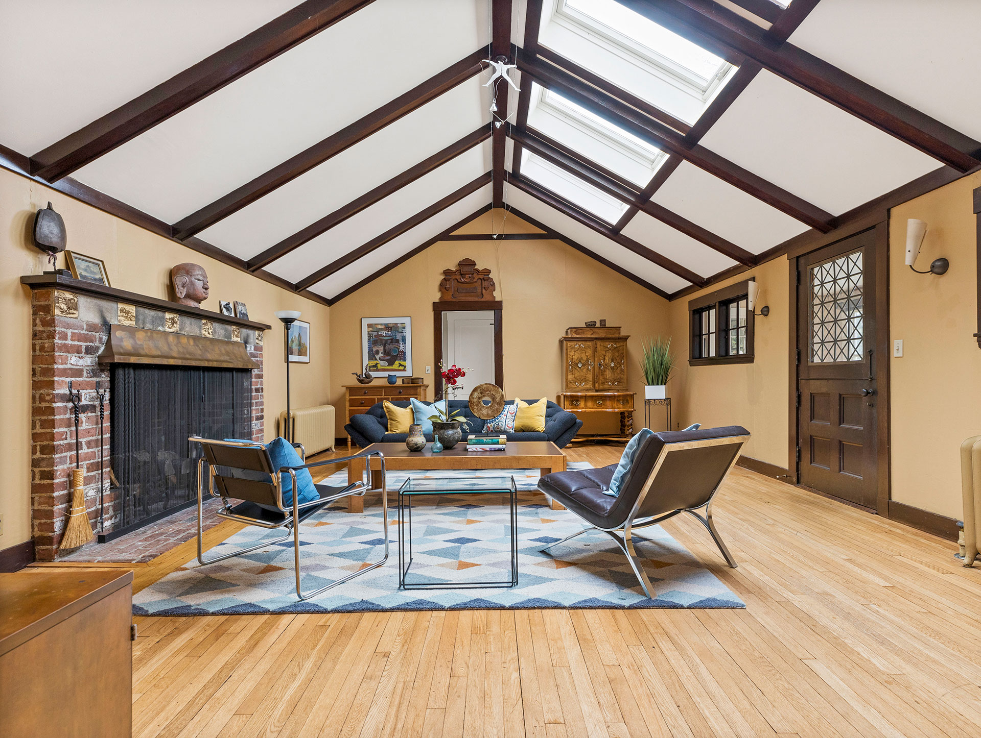 8-LivingRoom-Wellesley-home-for-sale