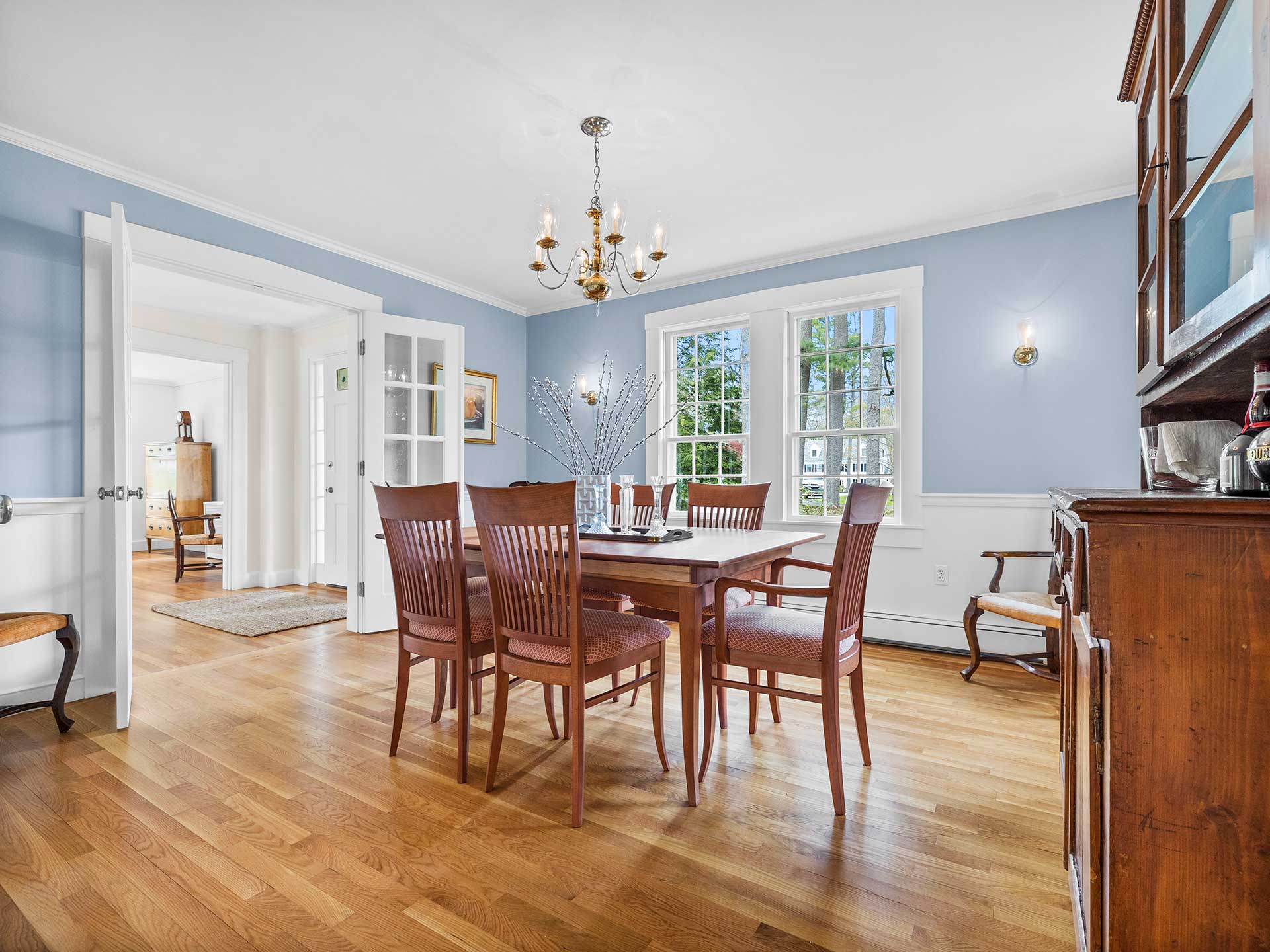 33 Longmeadow Road Wellesley dinning room
