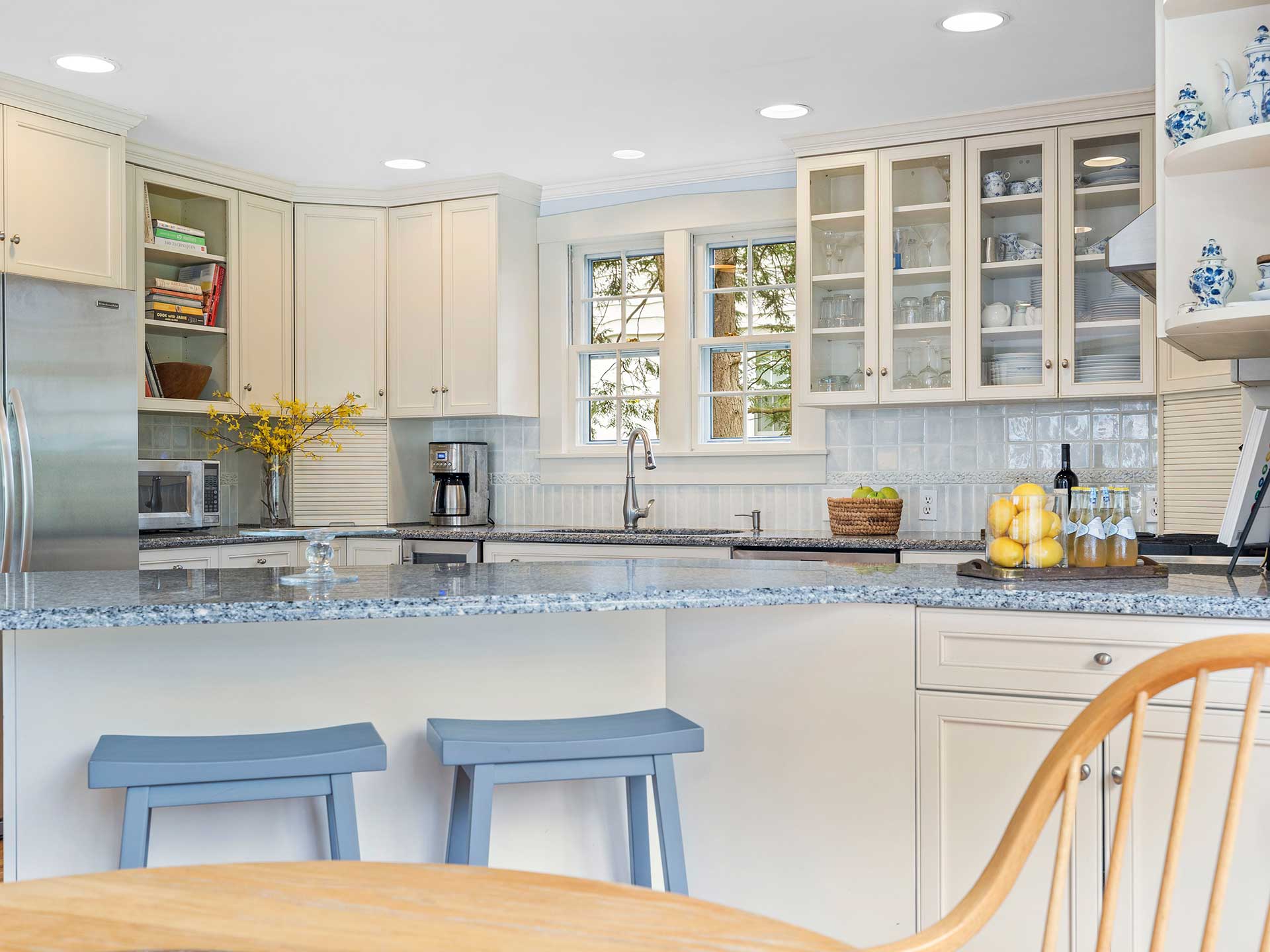33 Longmeadow Road Wellesley kitchen