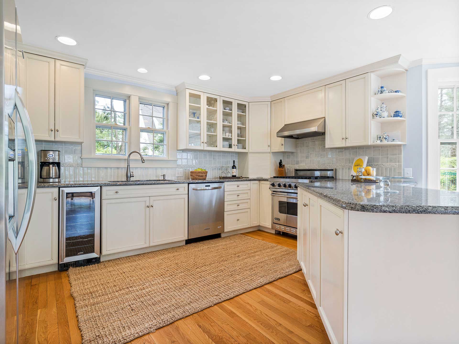 33 Longmeadow Road Wellesley kitchen
