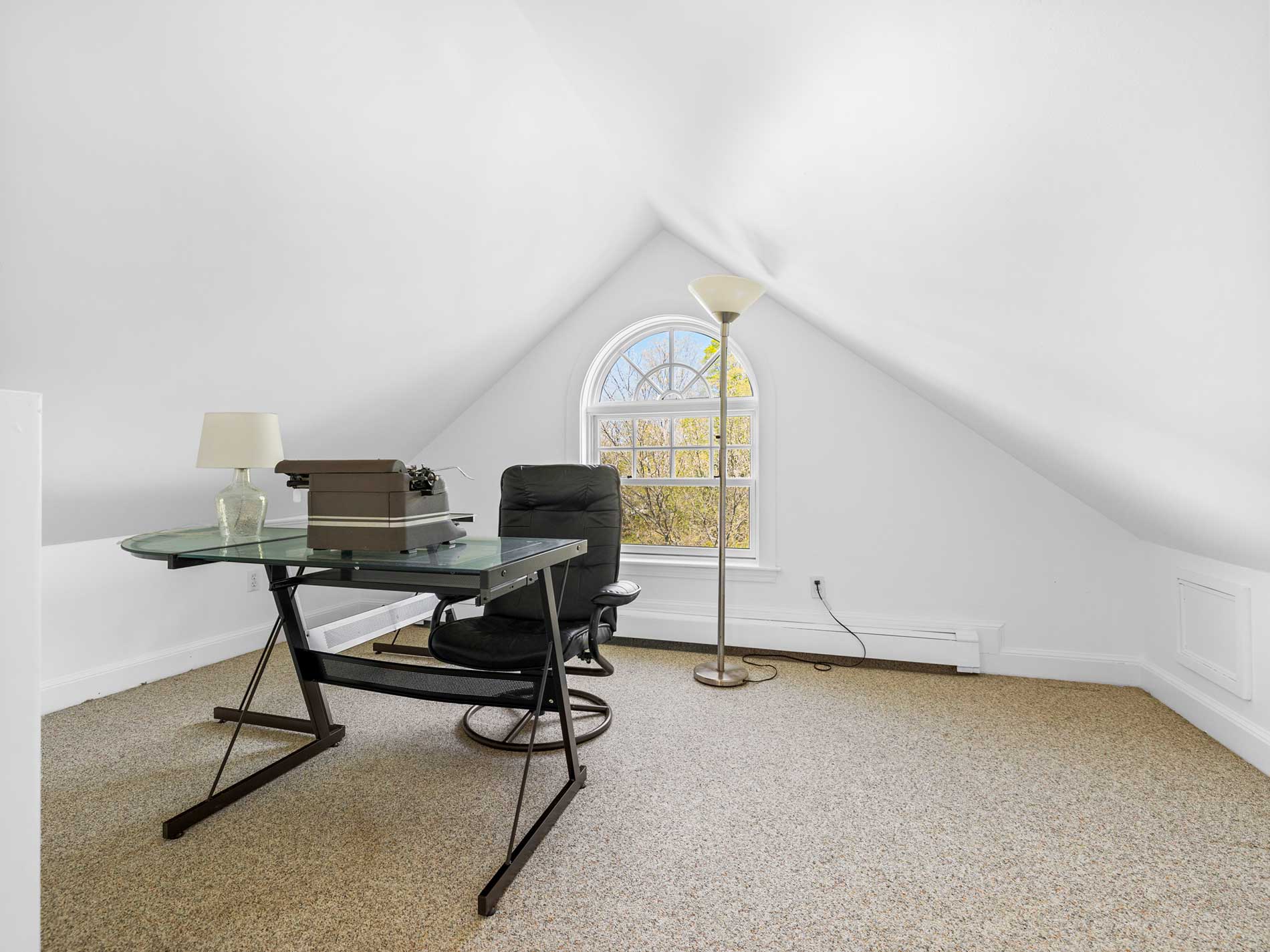 12 Crescent St, Wellesley