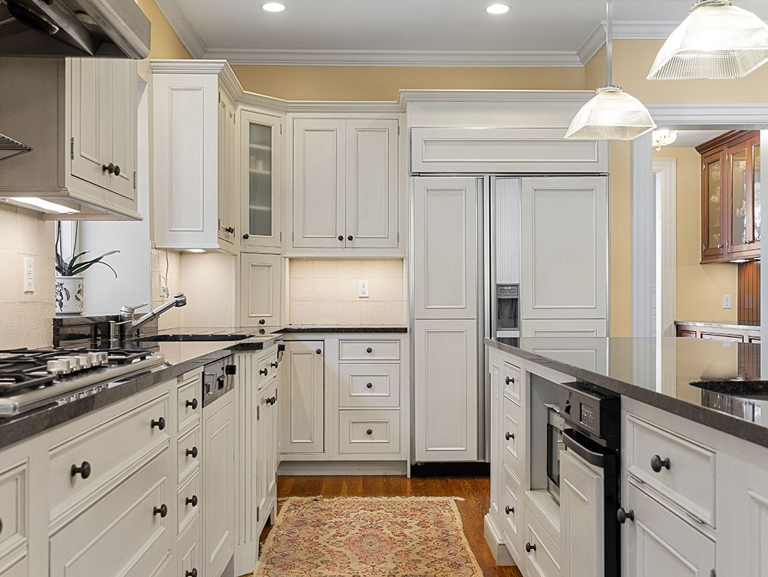 kitchen counters, 121 Glen Street, Wellesley, MA home