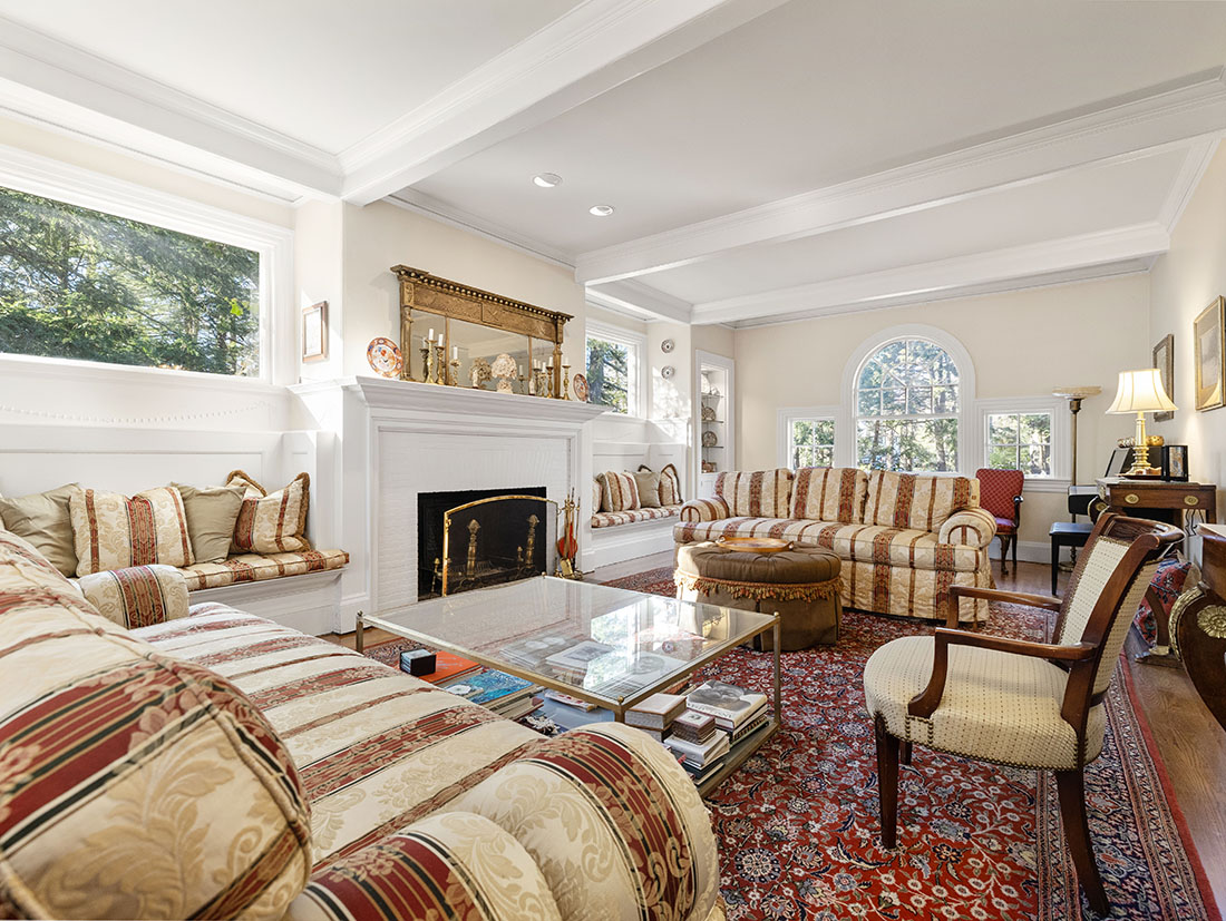 living room, 121 Glen Street, Wellesley, MA home