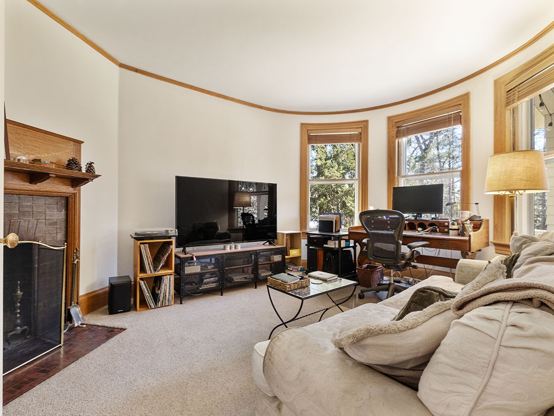 family room, 121 Glen Street, Wellesley, MA home