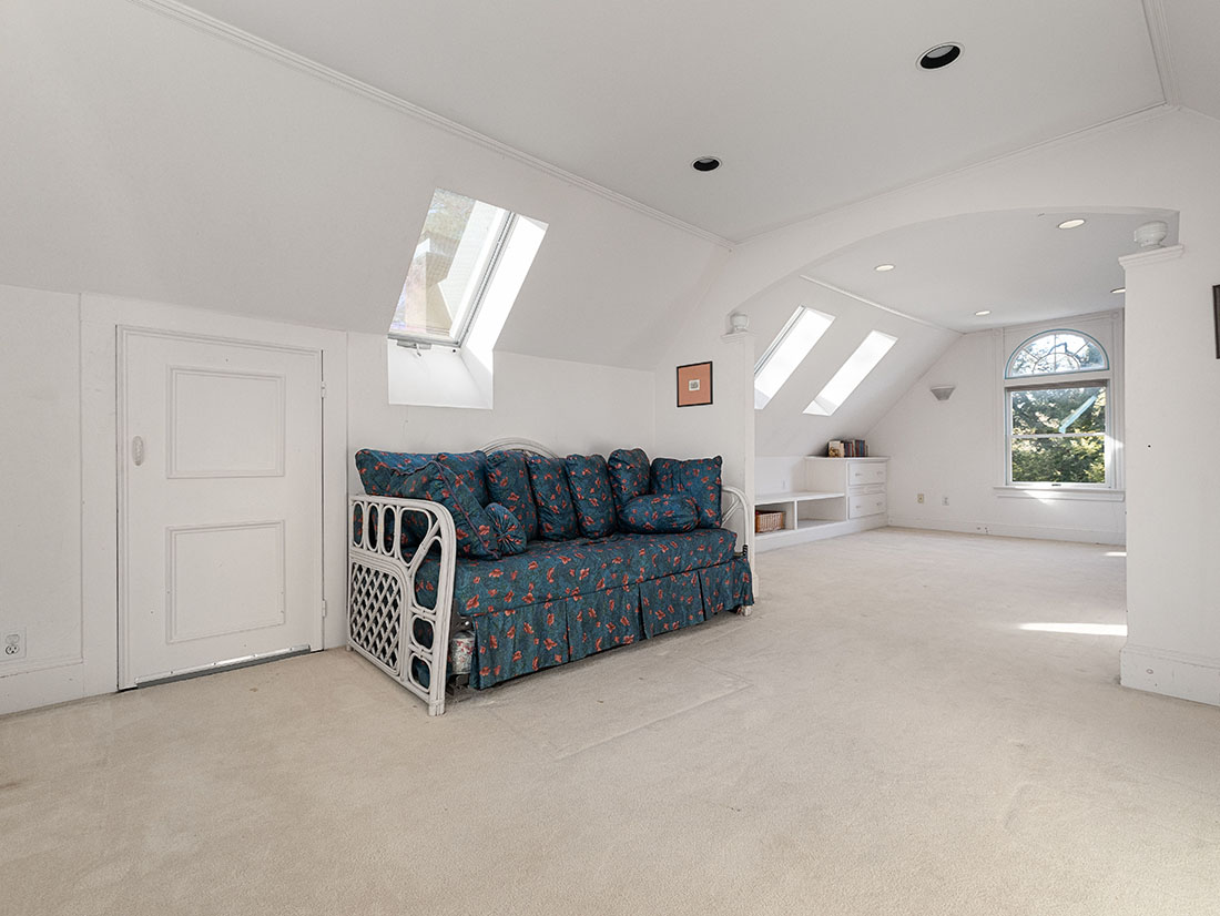 open space, 121 Glen Street, Wellesley, MA home