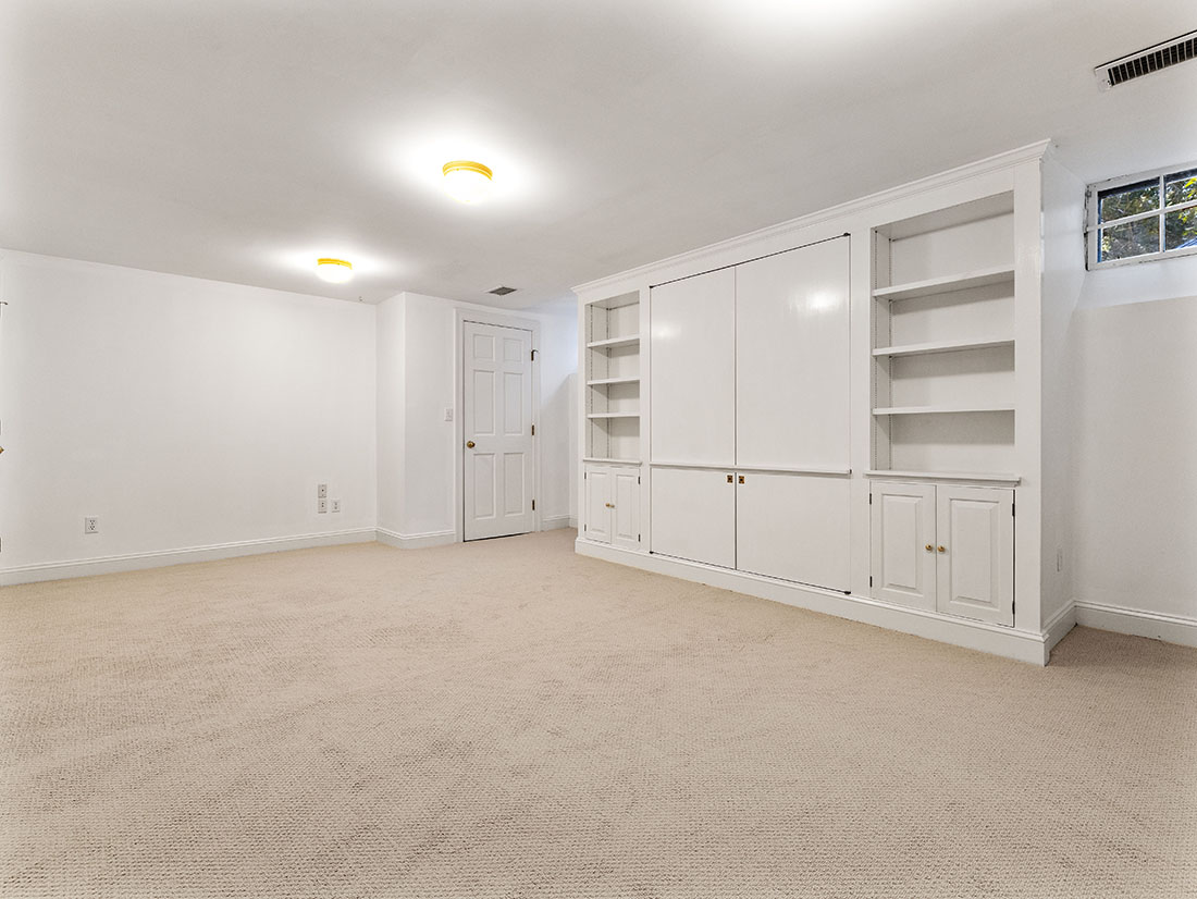 Built ins, 121 Glen Street, Wellesley, MA home